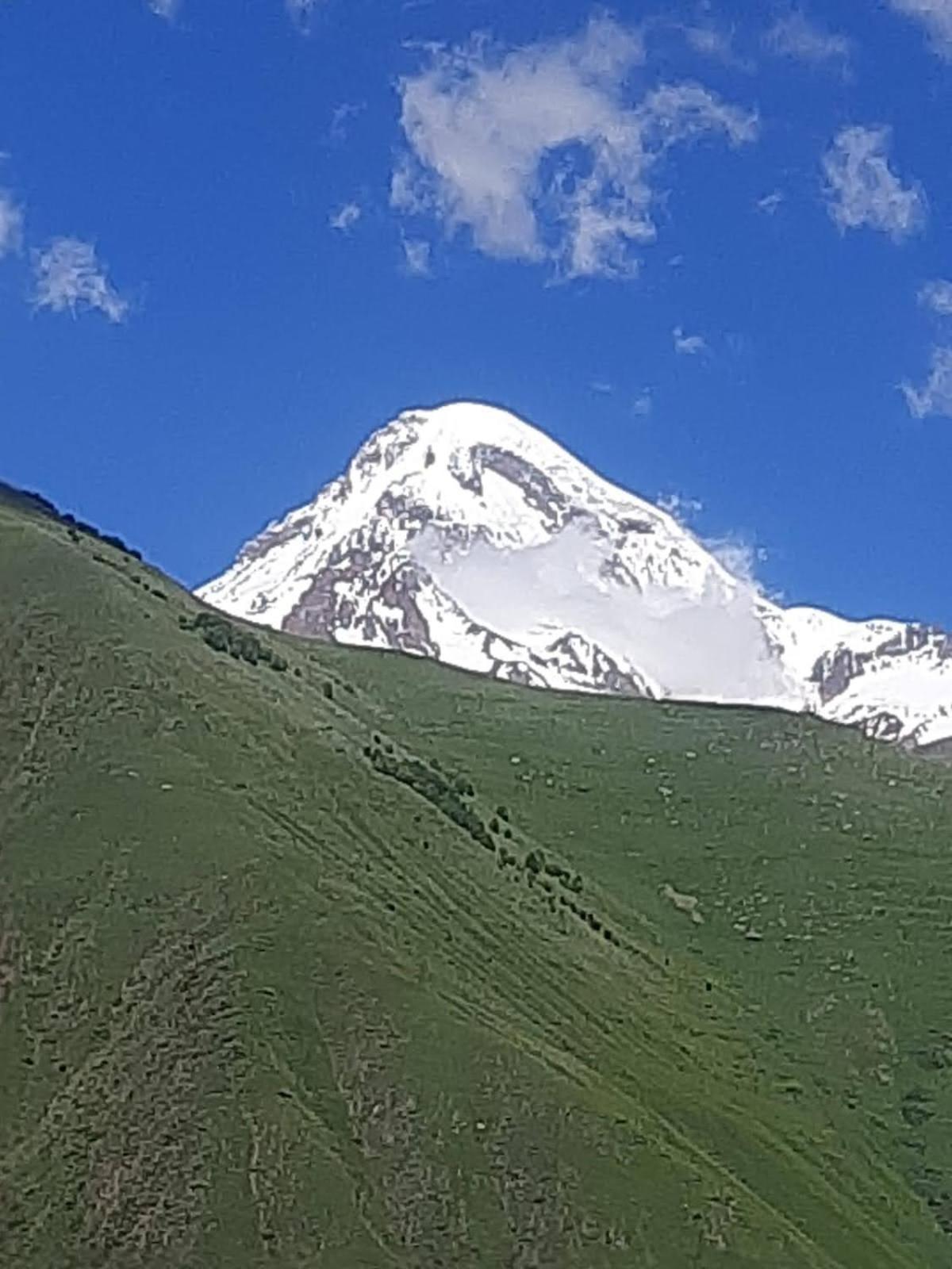 Cliffside Cottage Kazbegi Exterior photo